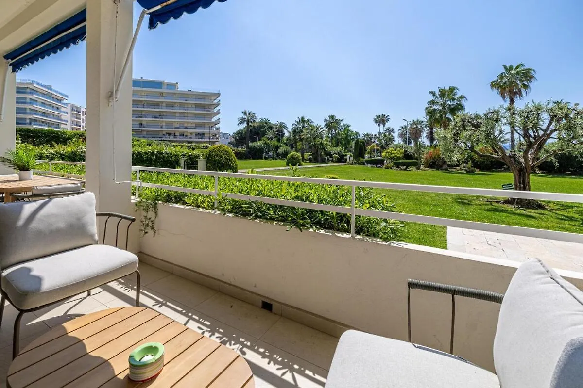 92 Croisette - Luxueux 3 Chambres Sur Croisette Avec Parking Cannes 0*,  France
